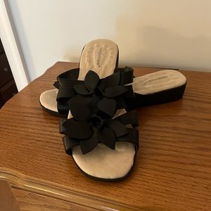 Woman’s Black LeatherSlide.by Comfortview.size10.5XW.Never worn.Original tags.